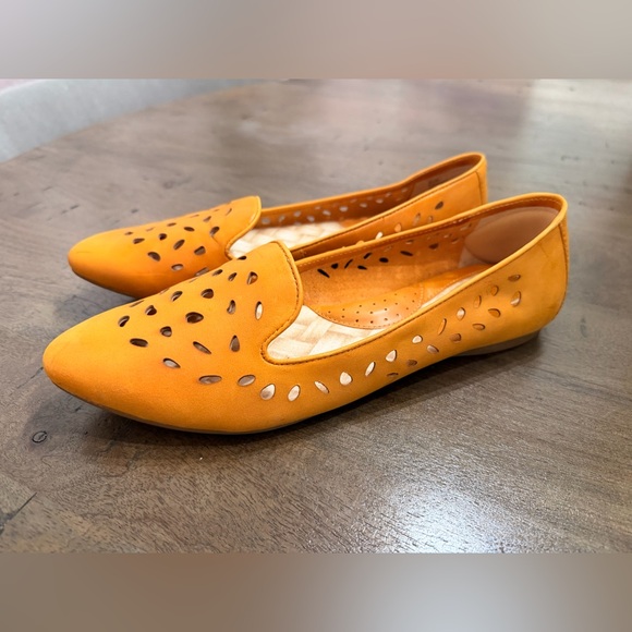 New BORN Leather Cutout Flats Size 8.5  (40) Padded Insole NWOT Orange Brown - Picture 3 of 10